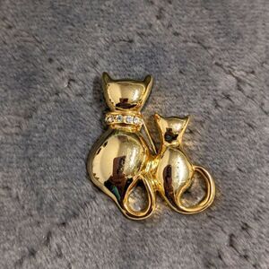 Vintage Goldtone Silhouette Kitty Cat Brooche with Rhinestone Accents